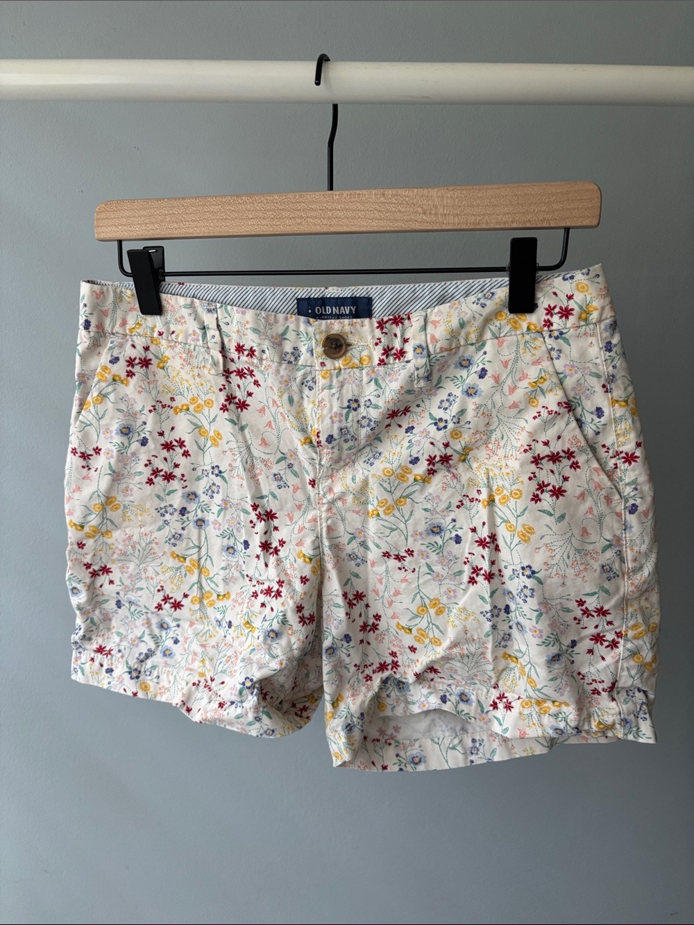 Old Navy White Floral Print Bermuda Shorts
